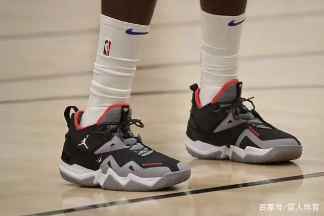 塔图姆成NBA2k25封面人物 名人堂版封面为卡特