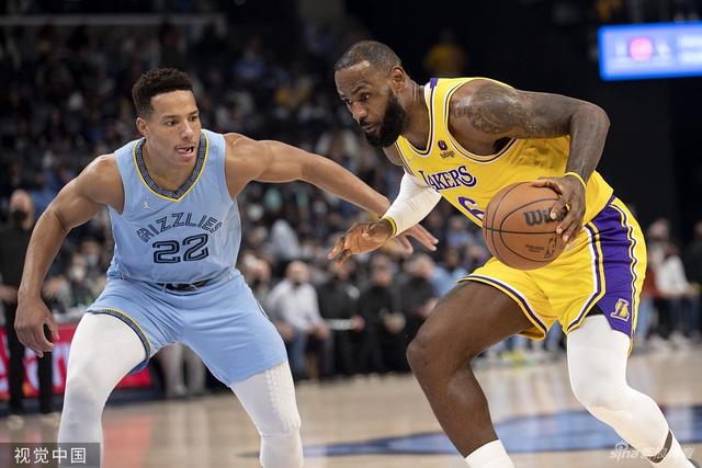 费尔德34+14张宁23+8赵嘉义21分 山西大胜青岛